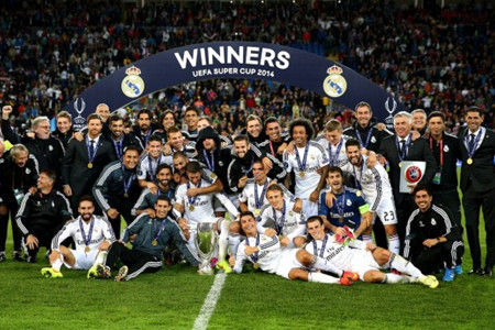 本赛季湖人打到关键时刻的比赛8胜0负，未尝败绩